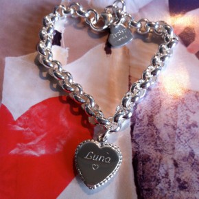 Bettelarmband mit Herz graviert Silber