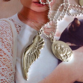Flügel und Madonna mit Kind an Kugelkette Silber